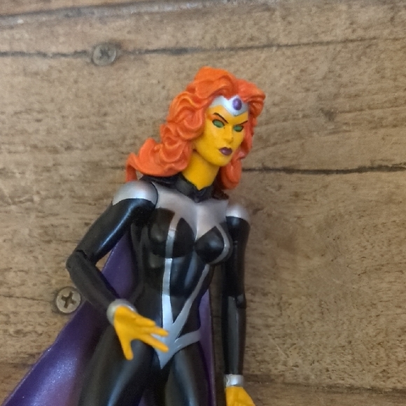 The Blackfire action figure was released by DC Direct in 2004 - Picture 2 of 4